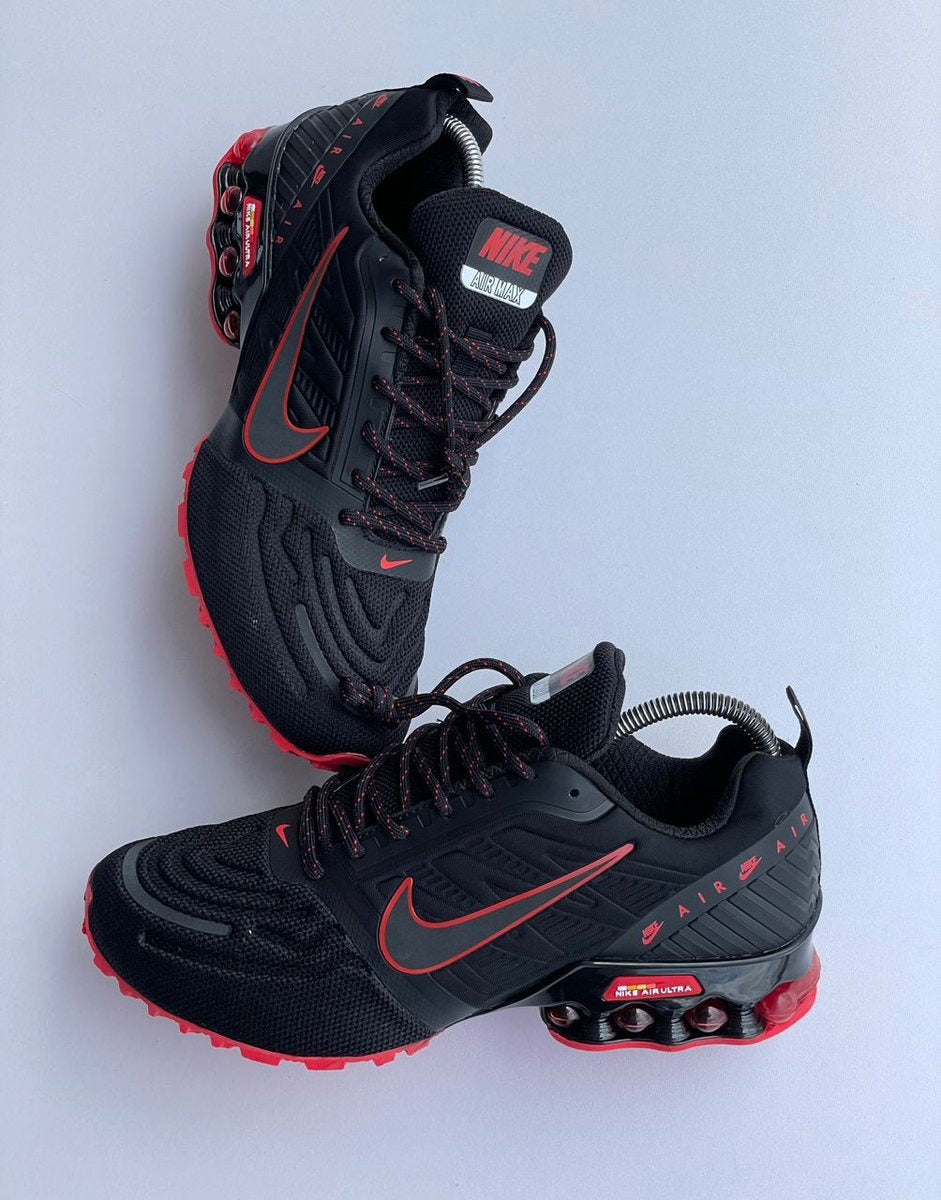 Original Black/Red Nike Air Max Sneakers