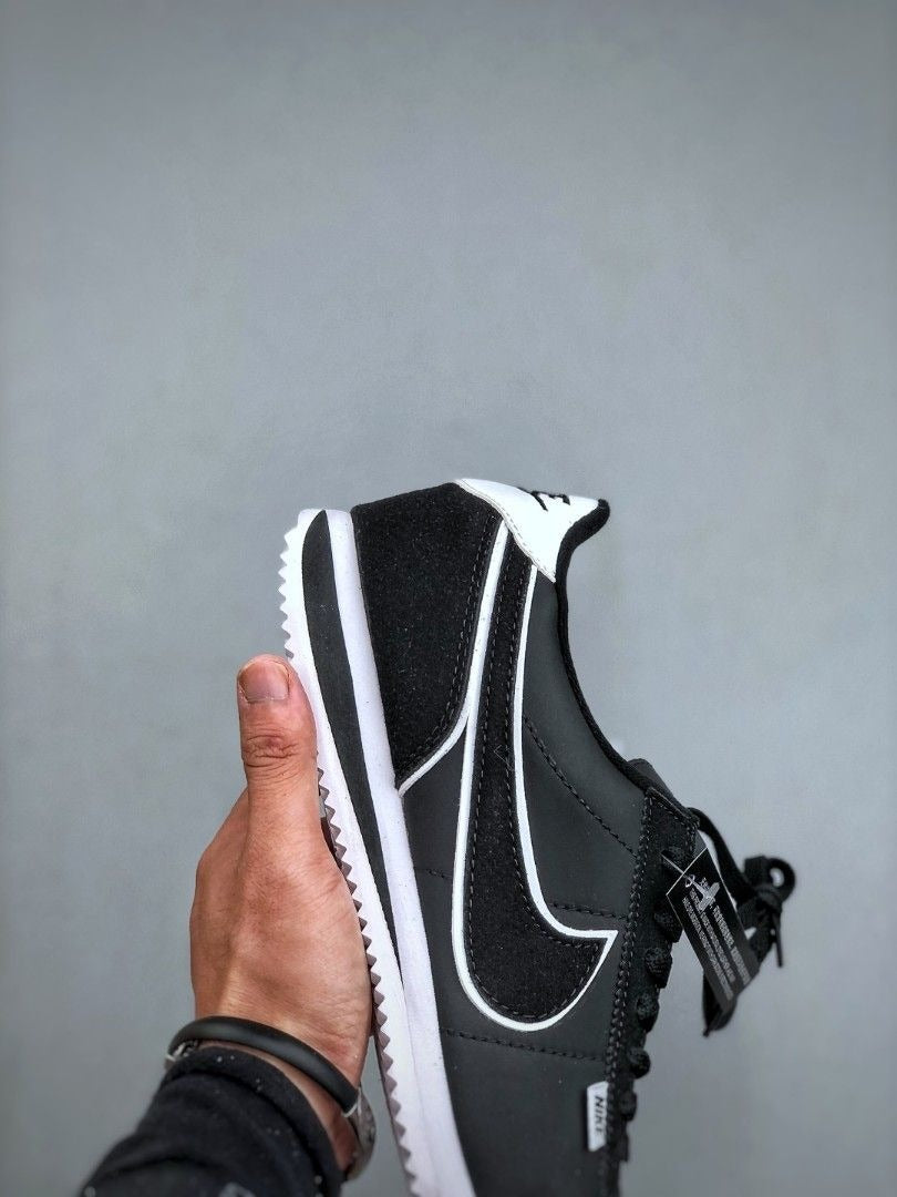 NK Classic Cortez Black Running Shoes