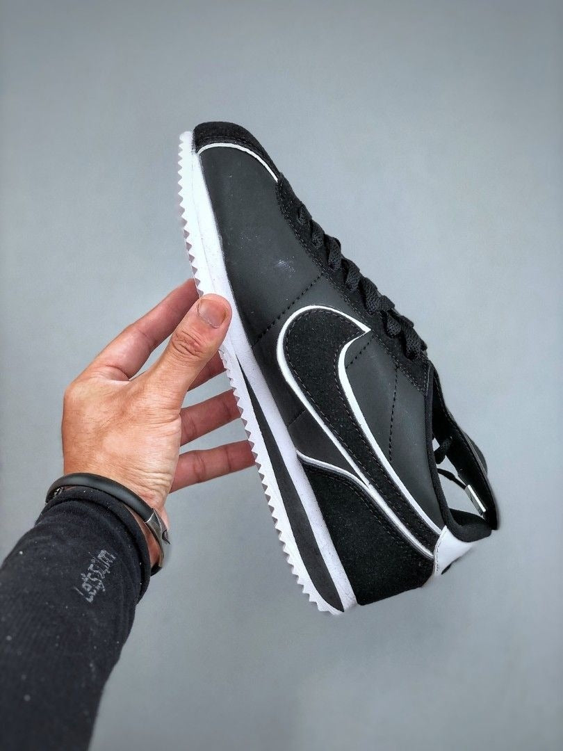 NK Classic Cortez Black Running Shoes