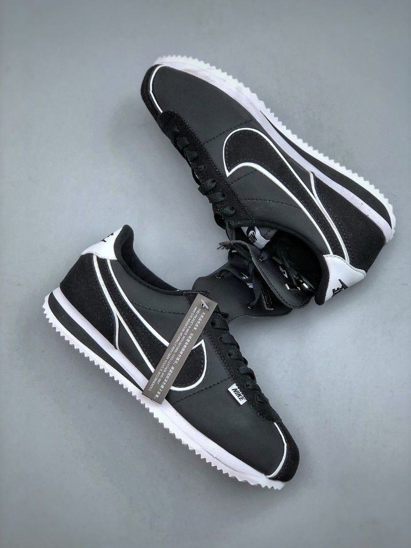 NK Classic Cortez Black Running Shoes