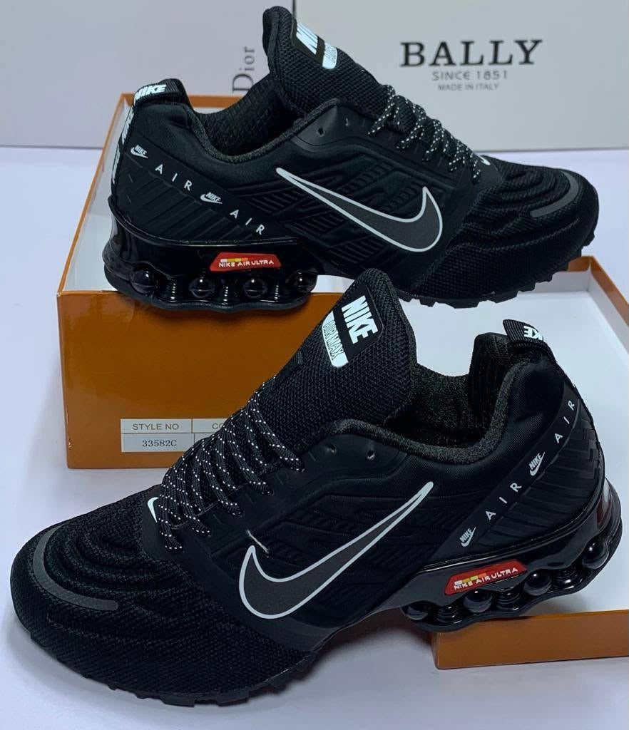 Original Black/Red Nike Air Max Sneakers
